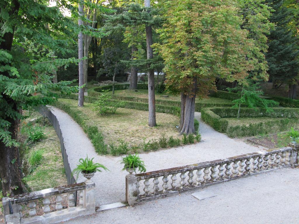 Domaine De Saint Charles Hotel Les Plans Luaran gambar